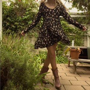 Rare Old Style Brandy Melville Black Long Sleeve Flower Dress XS or S